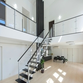 吹き抜けのあるリビング