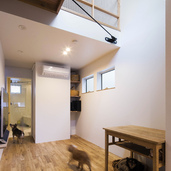 吹き抜けのあるリビング