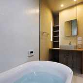 洗練されたバスルーム