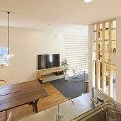 奥様も大満足の家事室のある家