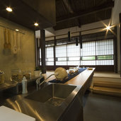 重くて遠い家のキッチン