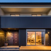 ラップサイディングと塗り壁のコラボレーション