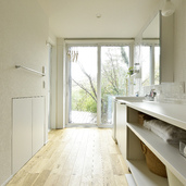 清潔感と開放感あふれるサニタリールーム