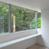 リビングの造付けデスク