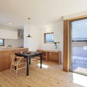 親世帯のダイニングとキッチン