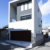 大人のカフェを意識した南向きパッシブハウス