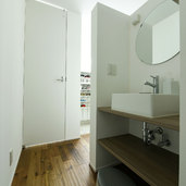 玄関すぐの洗面スペース