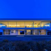 水平線の家｜建物外観　夜景