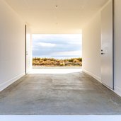 水平線の家｜エントランスピロティー