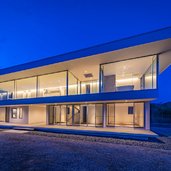 水平線の家｜建物外観　夜景