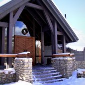 水上高原のヴィラ｜メインエントランス外観