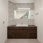 洗面化粧室「斜め40do猫の家」