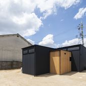 南東から見る。