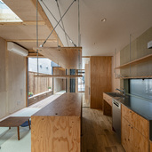 無駄を削ぎ落して設計条件を突き詰め、住み手にとって本当に必要な物だけが残ったインテリア。