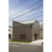 木貼りの住宅
