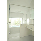 緑の見える洗面室