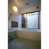 十和田石を使った浴室