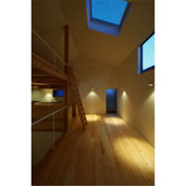 壁中心に間接照明をつけた照明計画