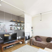 可変性のある壁面飾棚