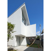 外にせり出すテラスのボックス