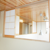 光を取り込む障子開口