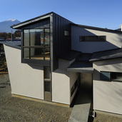 ナナメ壁の外観