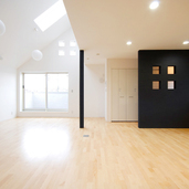 ブラックの間仕切り