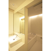 やわらかな光に癒される洗面浴室