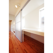 引き戸で開閉するワークスペース