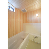 檜の香りが良い！ハーフユニット浴槽でコストダウン