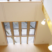 ２階から１階を眺めた吹抜け