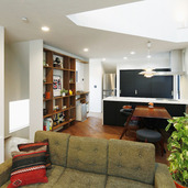 解放感がある明るいリビングダイニンング