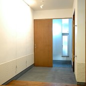 ディスプレイを楽しめる玄関スペース