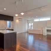 書斎に洗面といろいろと盛り込んで使い勝手の良いLDK