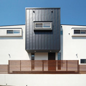 重厚感とメリハリを感じる外観