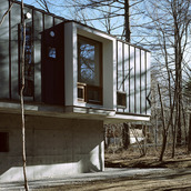 森に佇む別荘_外観3