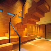 積み木を組立てたような階段