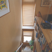 本棚のある階段