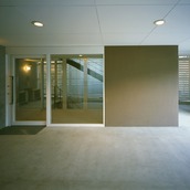 車いす利用者が主導で利用するガレージ