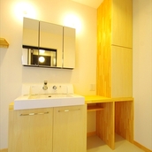 洗面台　造り付けの棚