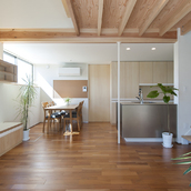 リビングから見たダイニング