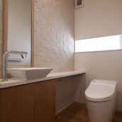 調湿タイルを貼ったトイレ