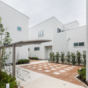 南側外観｜中庭のテラスハウス｜東京都足立区