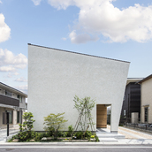 ファサードを彩る植栽