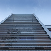 有孔折板のルーバー