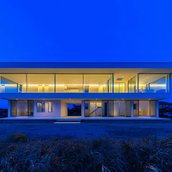 水平線の家｜建物外観　夜景