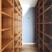 古本屋の様な書庫「猫と本の家」