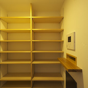 埋め込み宅配ボックスとポストのある収納力抜群のSIC