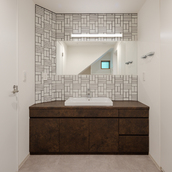 洗面化粧室「斜め40do猫の家」