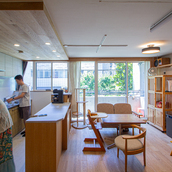 造作家具で設えた、リビングダイニングキッチン